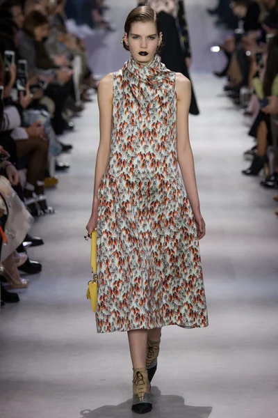Look 9